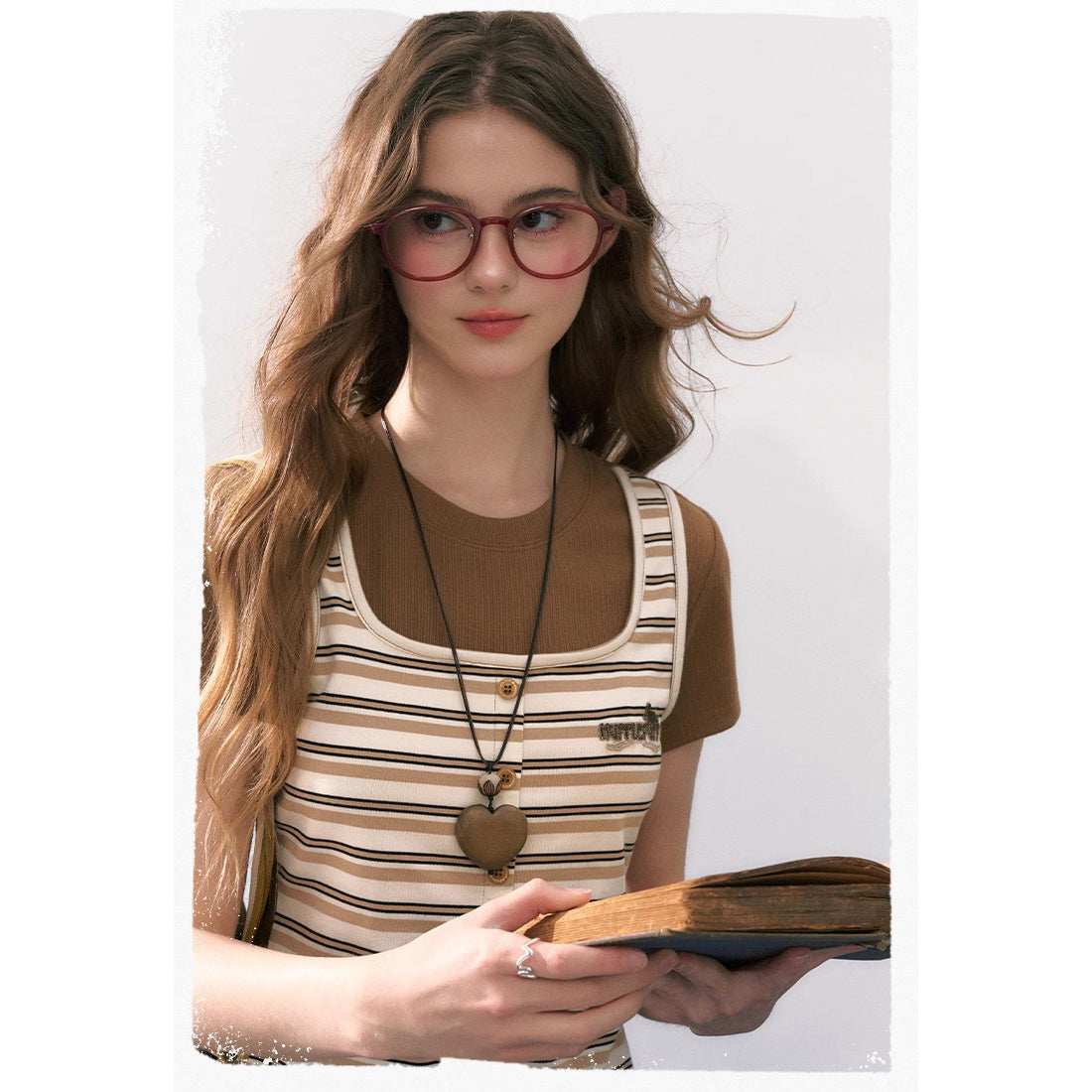 魔法学校のドッキングトップスとキュロットスカート