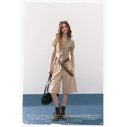 魔法学校のフリルチェックブラウス