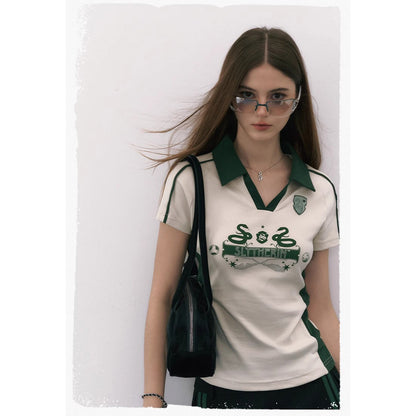 魔法学校のポロシャツとキュロットスカート