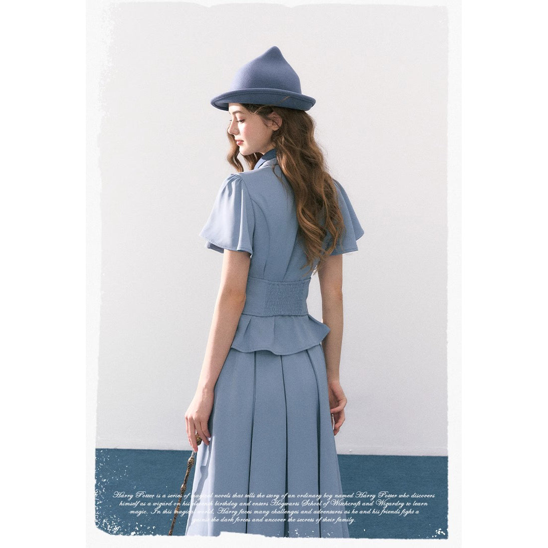 魔法学校の刺繍トップスとコルセットと刺繍プリーツスカート