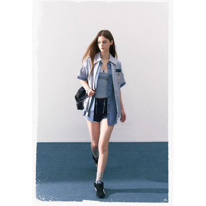 魔法学校の刺繍ストライプシャツとキャミソール