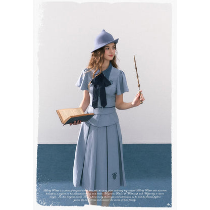 魔法学校の刺繍トップスとコルセットと刺繍プリーツスカート