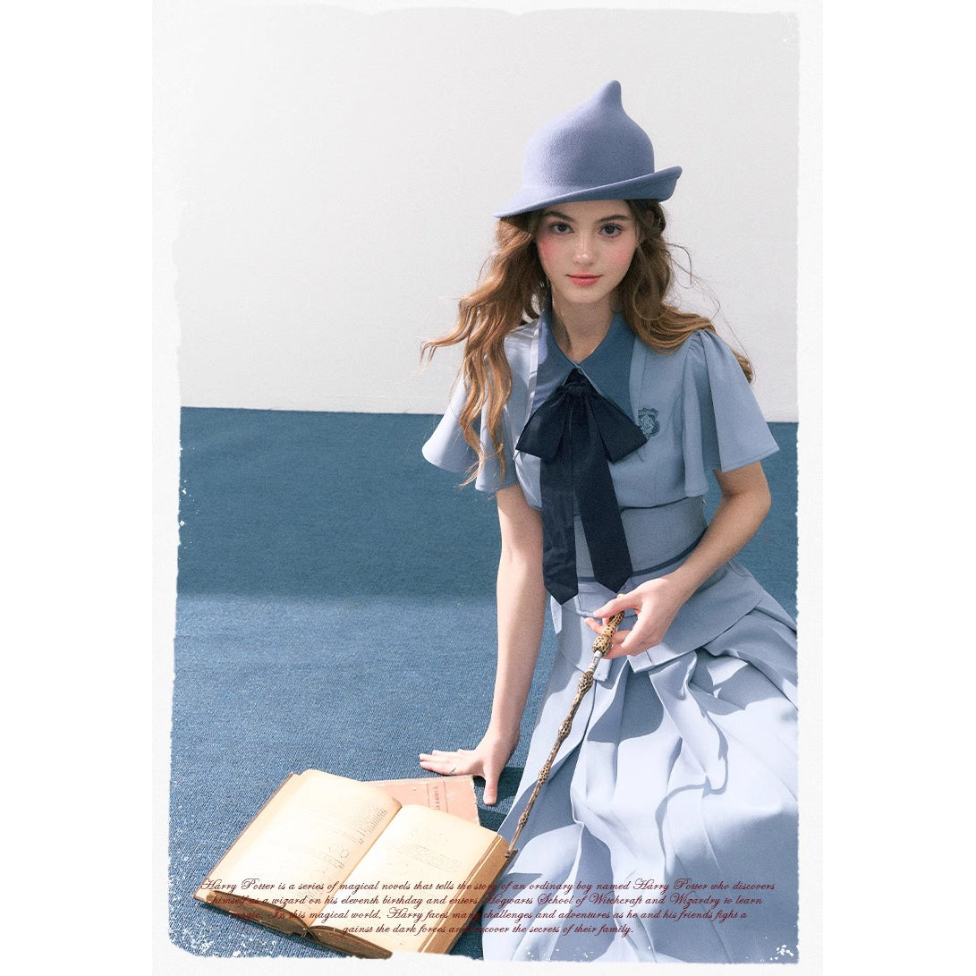 魔法学校の刺繍トップスとコルセットと刺繍プリーツスカート