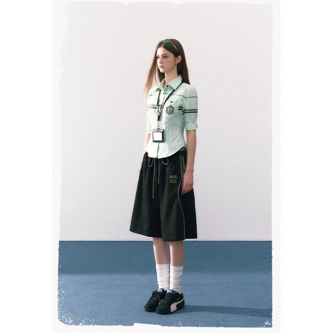 魔法学校の刺繍ストライプブラウス