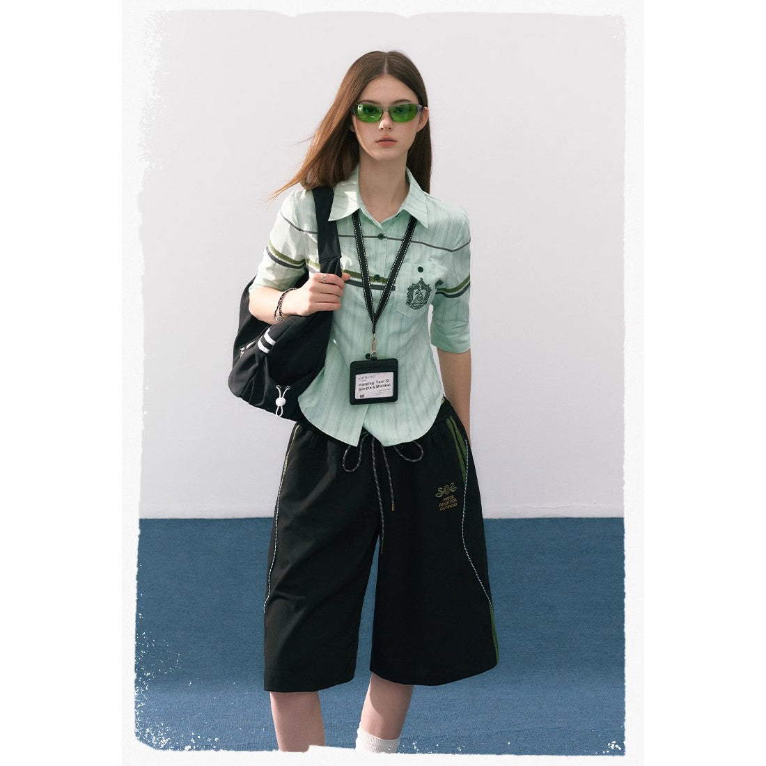 魔法学校の刺繍ストライプブラウス