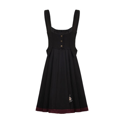 魔法学校の刺繍ジャンパースカートとショートケープ