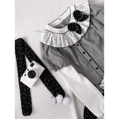 霧色のお嬢様トップスとティアードスカートとカーディガン