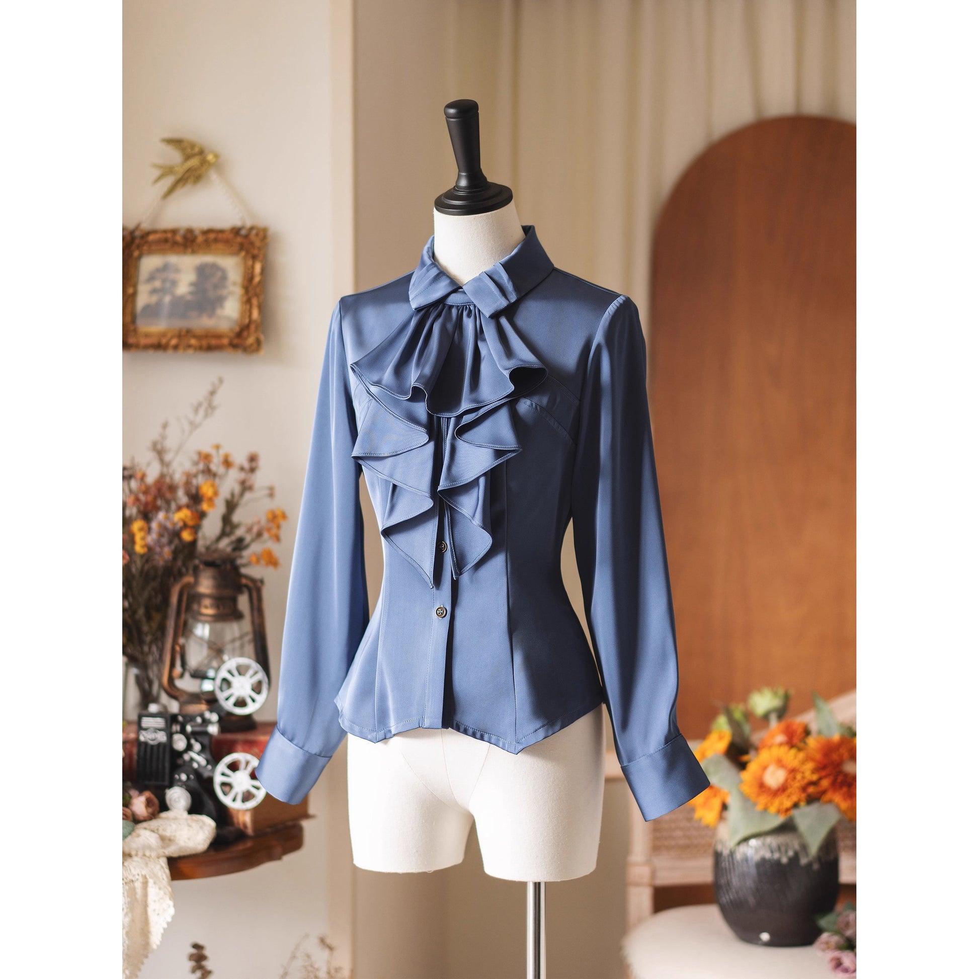 英国のお嬢様のクラシカルブラウス - Madonna Blue