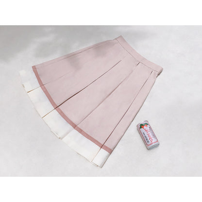 桜色のお嬢様の文学セーラーブラウスとプリーツスカート