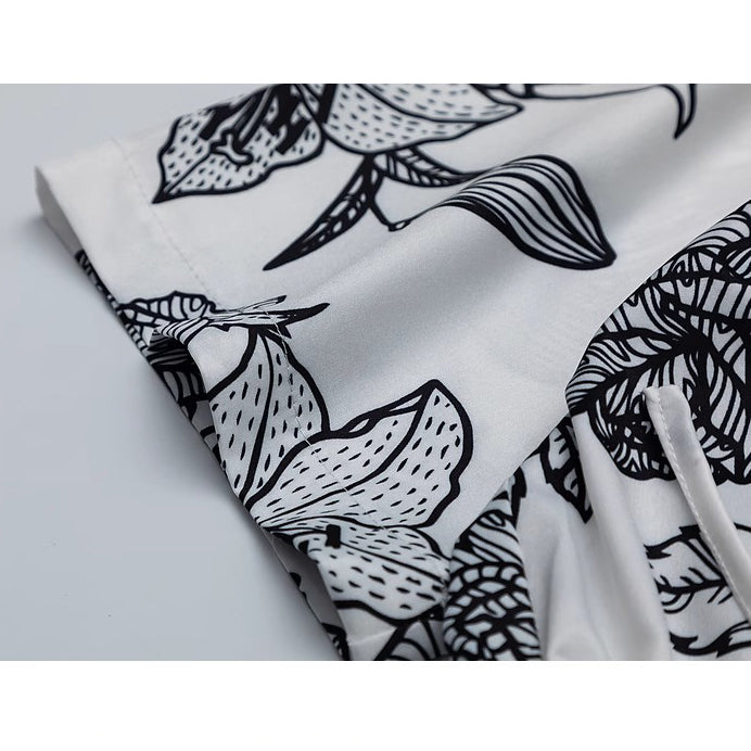 百合の花の線画ショートシャツ