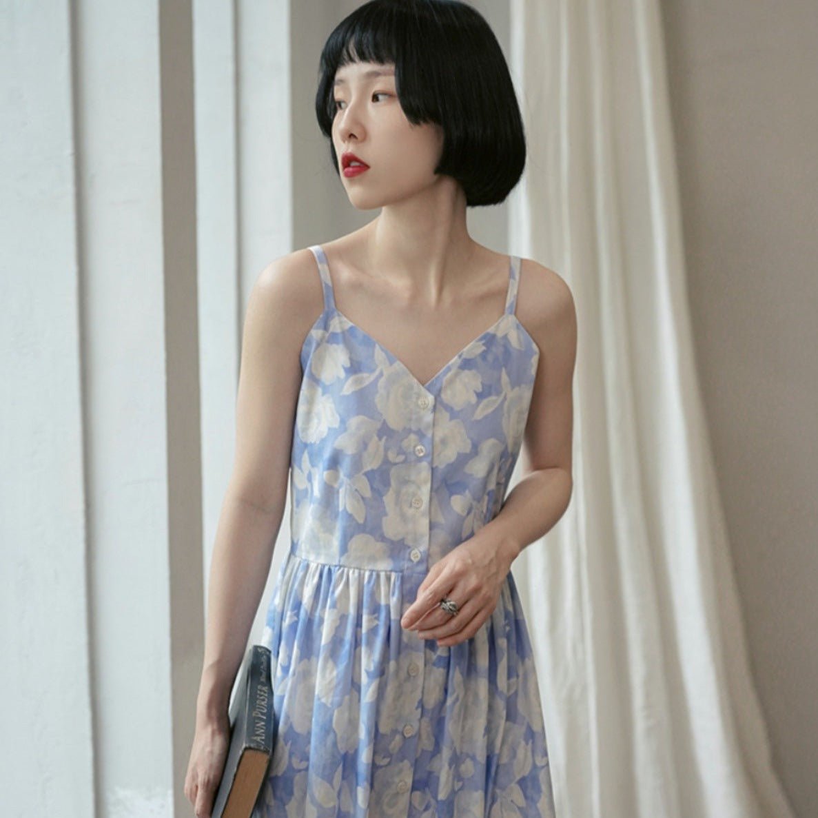 Suspender V-neck dress mid-length sleeveless skirt