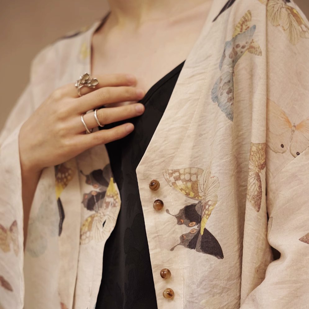 V-neck butterfly print shirt wide-sleeved short coat