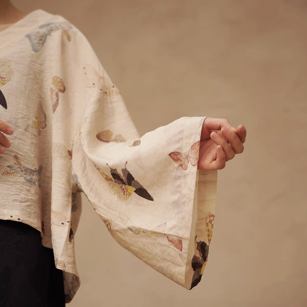 V-neck butterfly print shirt wide-sleeved short coat
