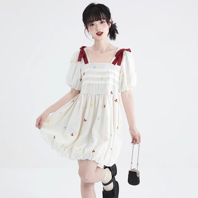 Well-tailored bow embroidered square neck Tencel dress