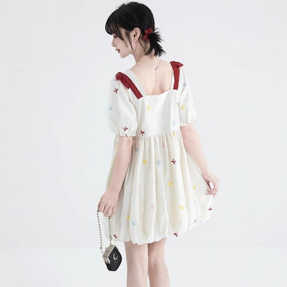 Well-tailored bow embroidered square neck Tencel dress