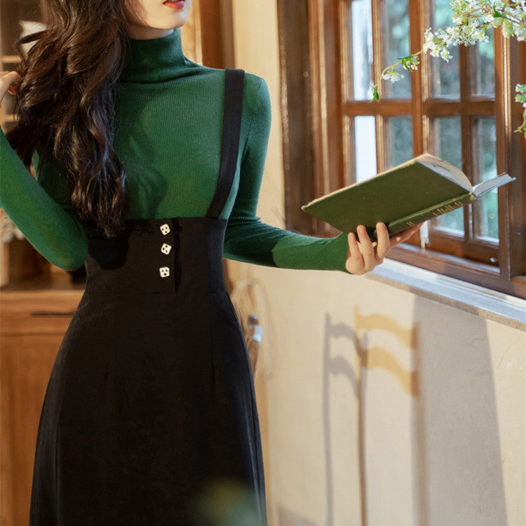 Black lady's strap skirt and turtleneck sweater (green) – remulia