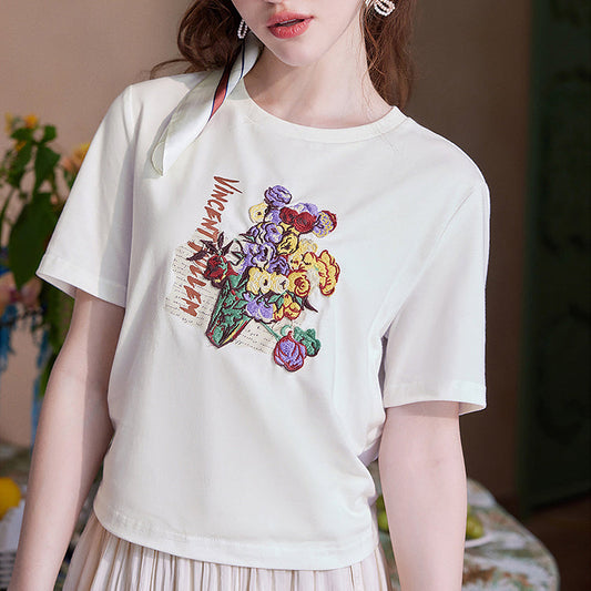 バラとアネモネのある日本の花瓶の刺繍Tシャツ