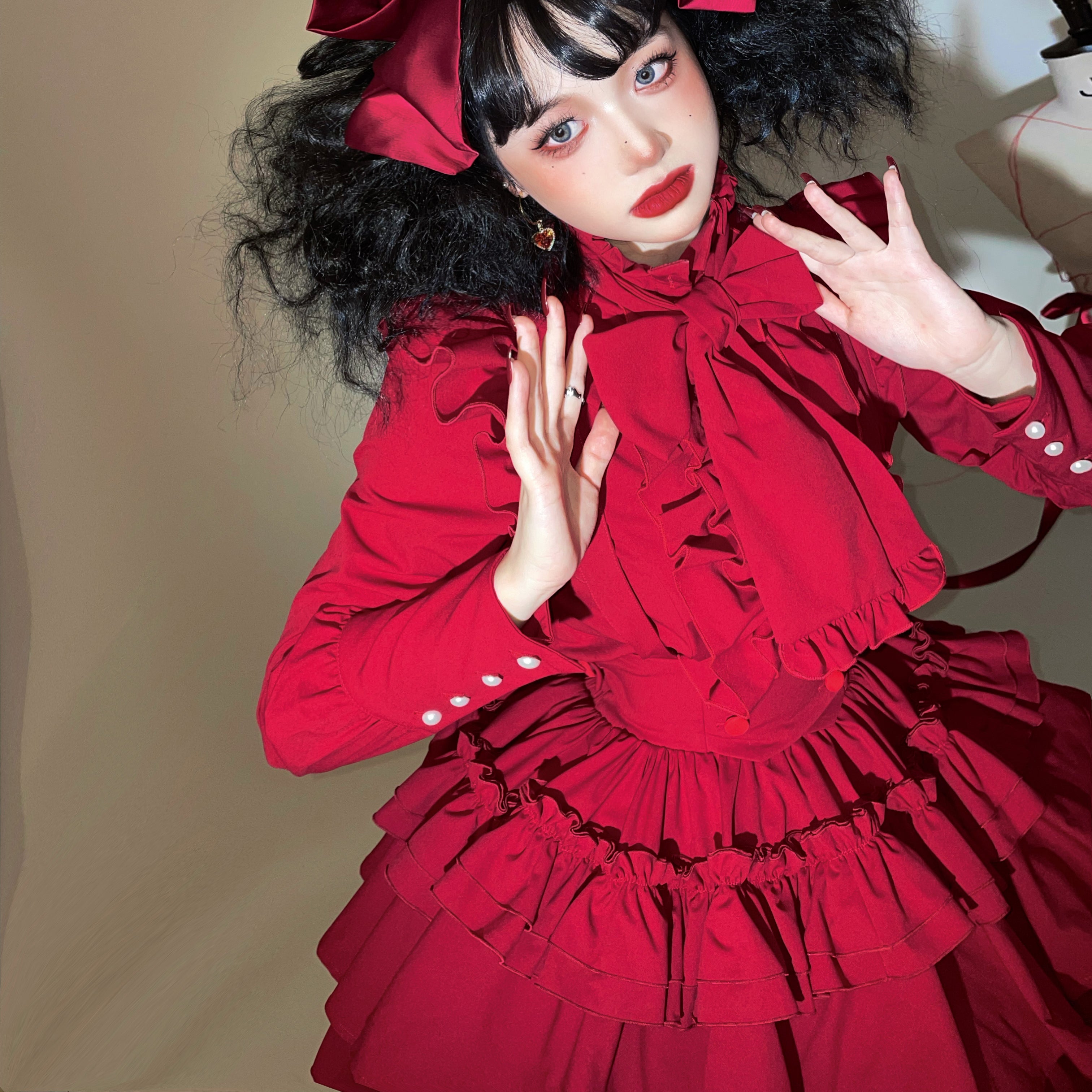 Crimson lady gothic ribbon blouse ＆ ruffled skirt – remulia