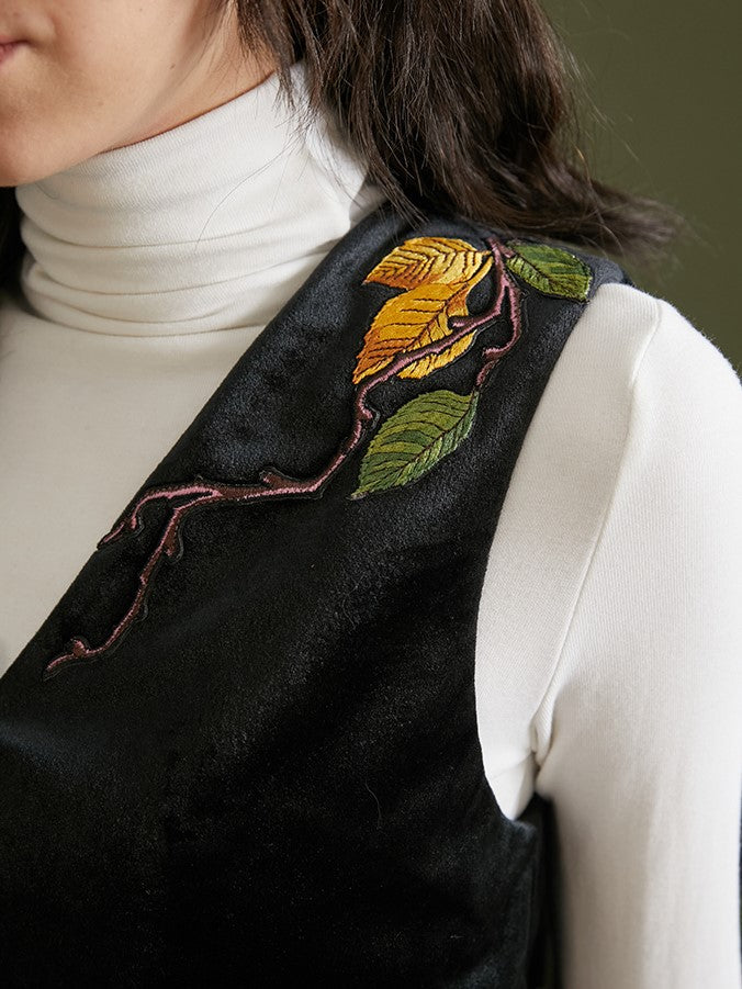 深林小鹿の刺繍ベスト
