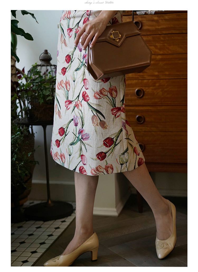 チューリップの花咲くレトロスカート