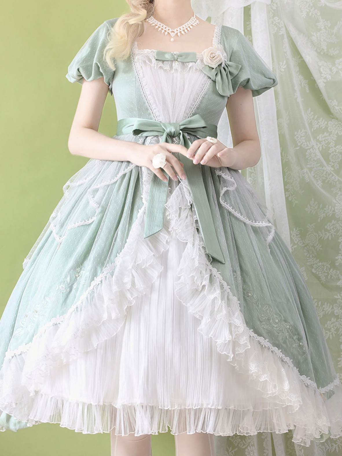 Light green queen lace-up classical dress remulia Light green queen lace-up classical dress remulia