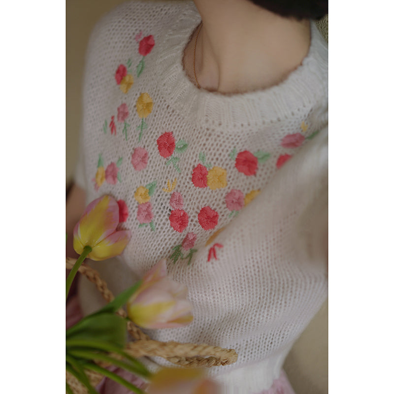 花咲く刺繍スリムニット