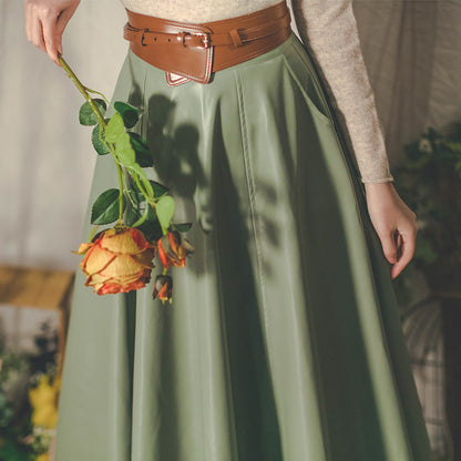 草原の若葉色レザースカート