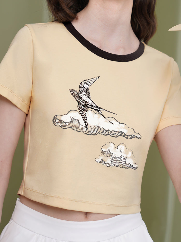 空の燕の鉛筆画Tシャツ