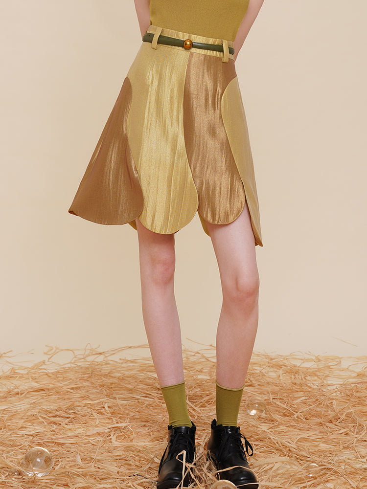 金色の木の葉のハーフスカート