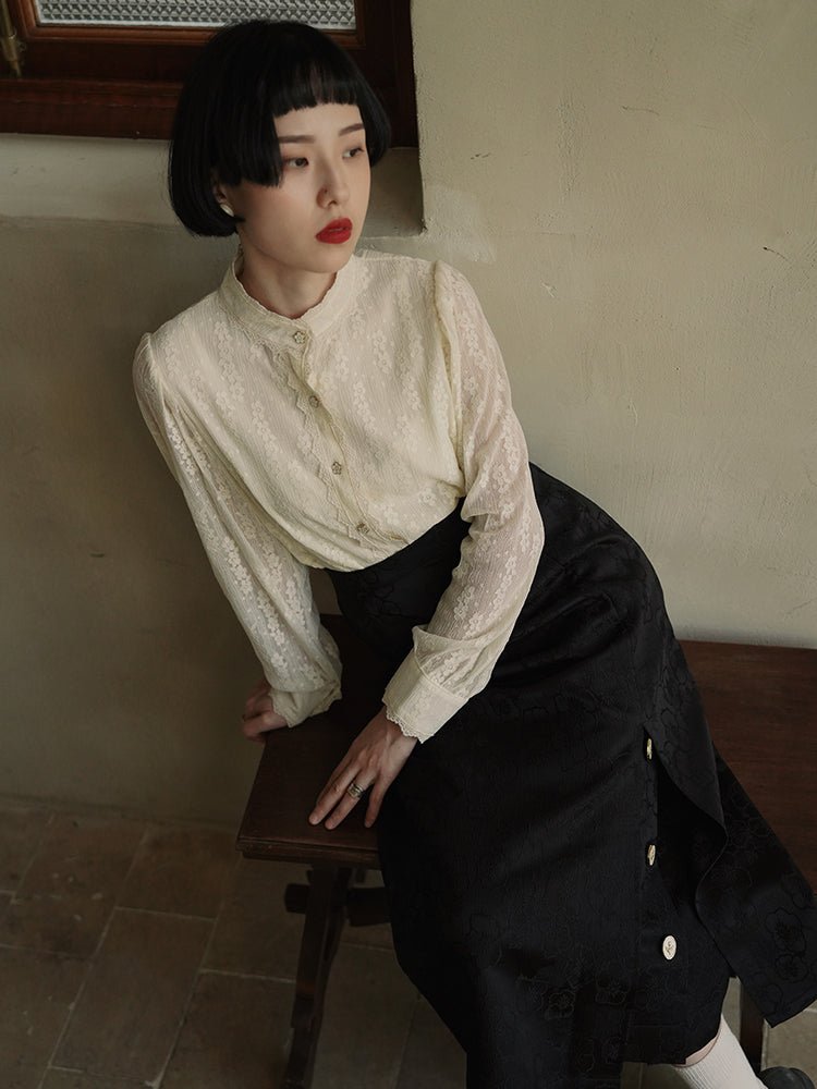 Embossed flower side slit black straight skirt