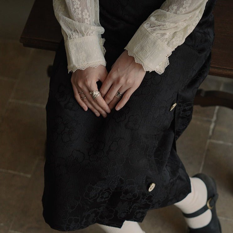 Embossed flower side slit black straight skirt