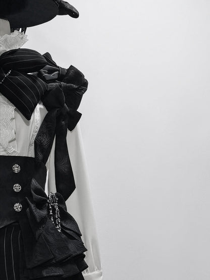 公爵騎士のジャガードコルセットと刺繍ブラウスとストライプハーフパンツとストライプバックリボンとリボンブローチと帽子[2023年7月中旬発送予定]