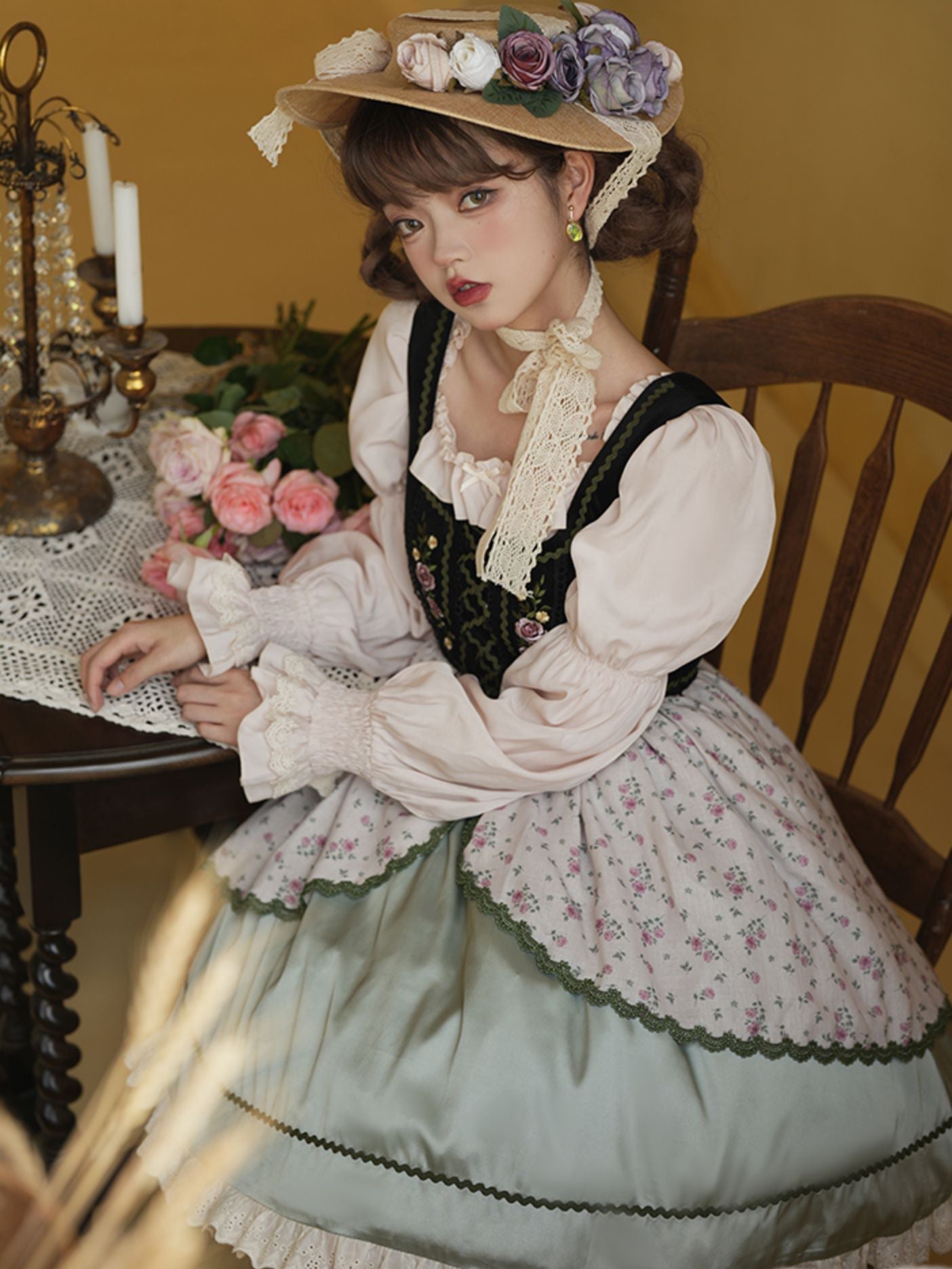 アルプスの少女の刺繍ジャンパースカートとブラウス