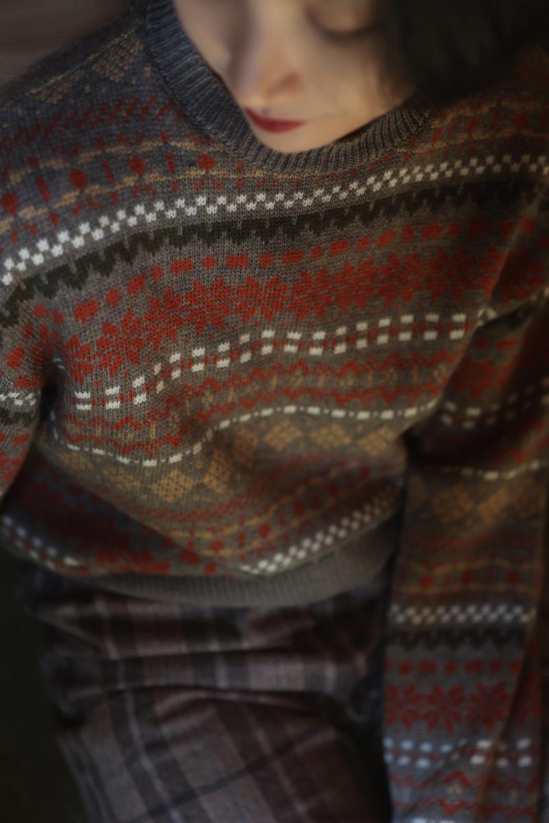 北欧レトロなフェアアイル模様セーター