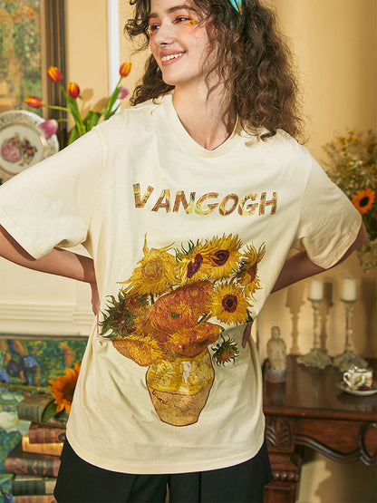花瓶の向日葵とアイリスのある静物Tシャツ