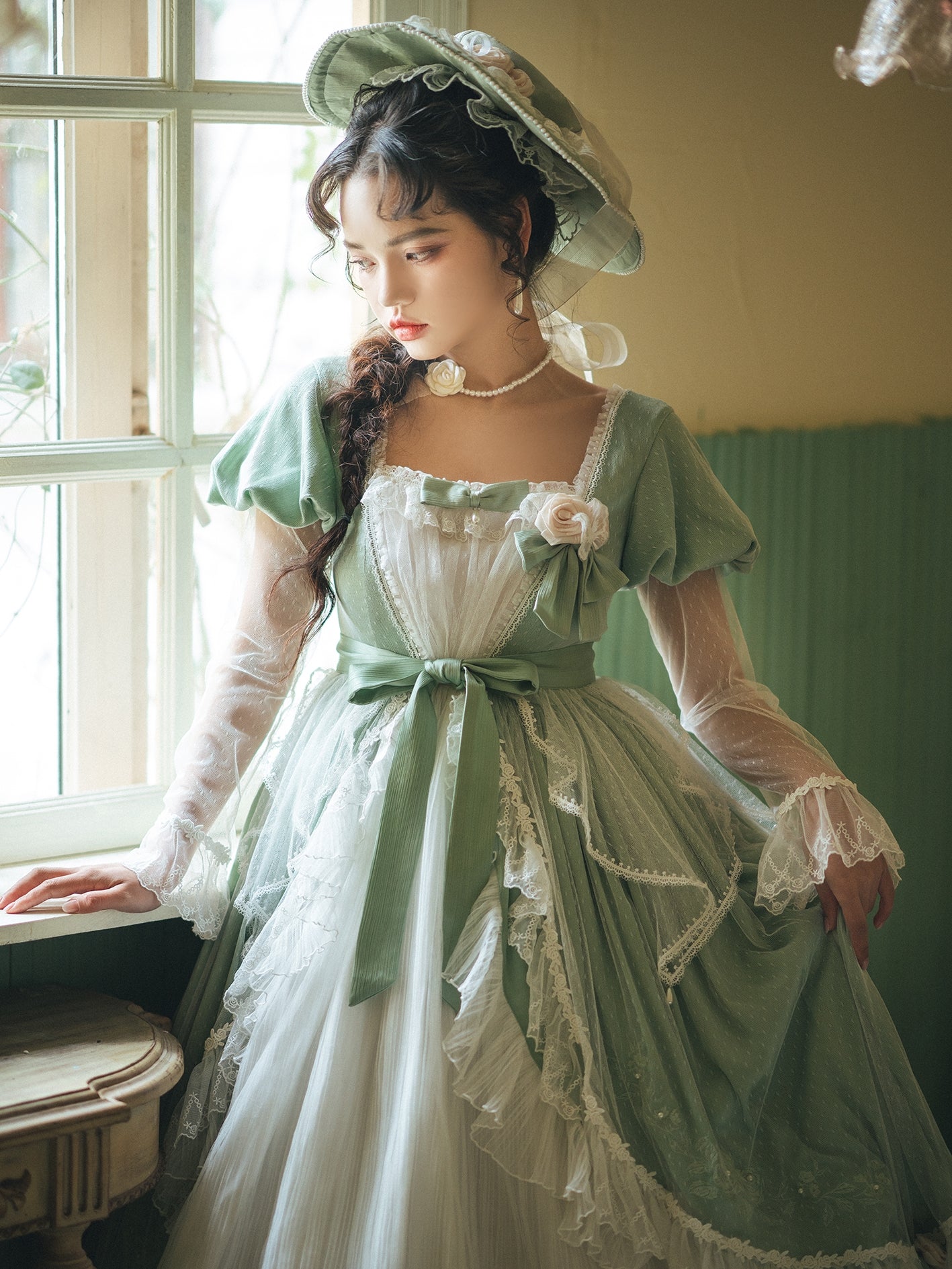 Light green queen lace-up classical dress – remulia