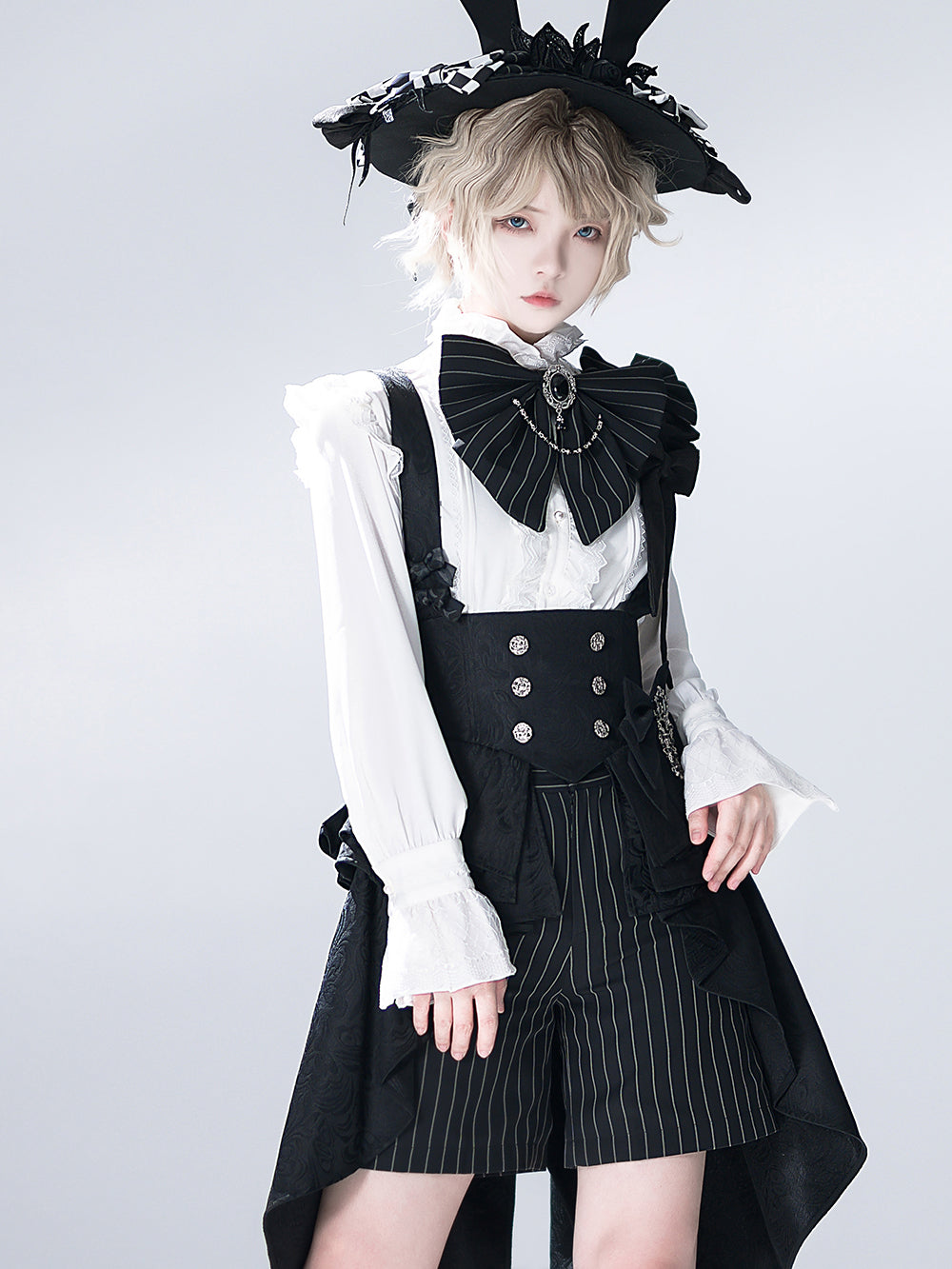 公爵騎士のジャガードコルセットと刺繍ブラウスとストライプハーフパンツとストライプバックリボンとリボンブローチと帽子[2023年7月中旬発送予定]