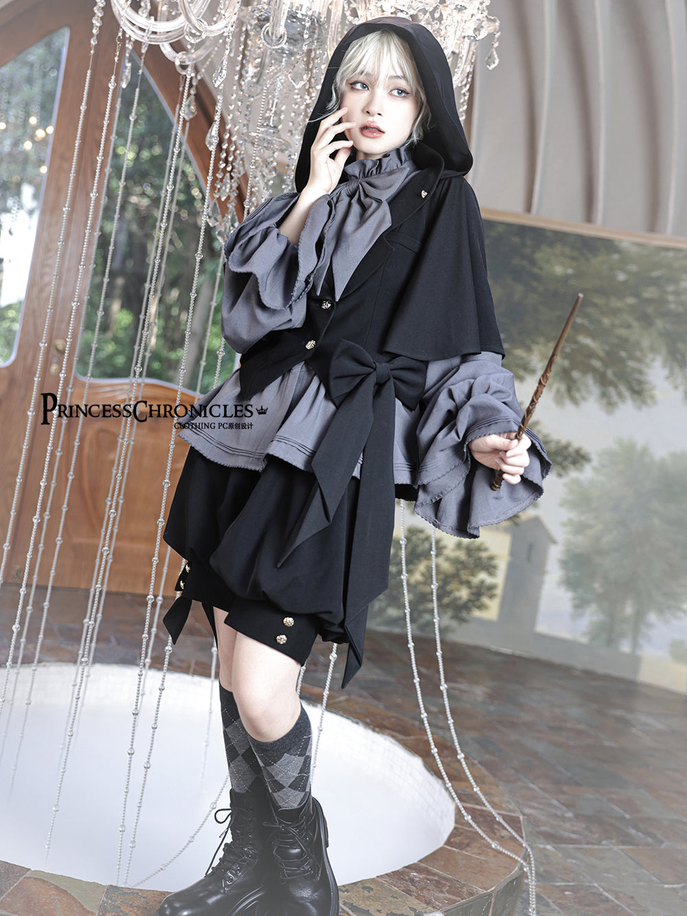 黒兎のお嬢様のフードジャケットとリボンブラウスとハーフパンツ[2023年7月中旬発送予定]