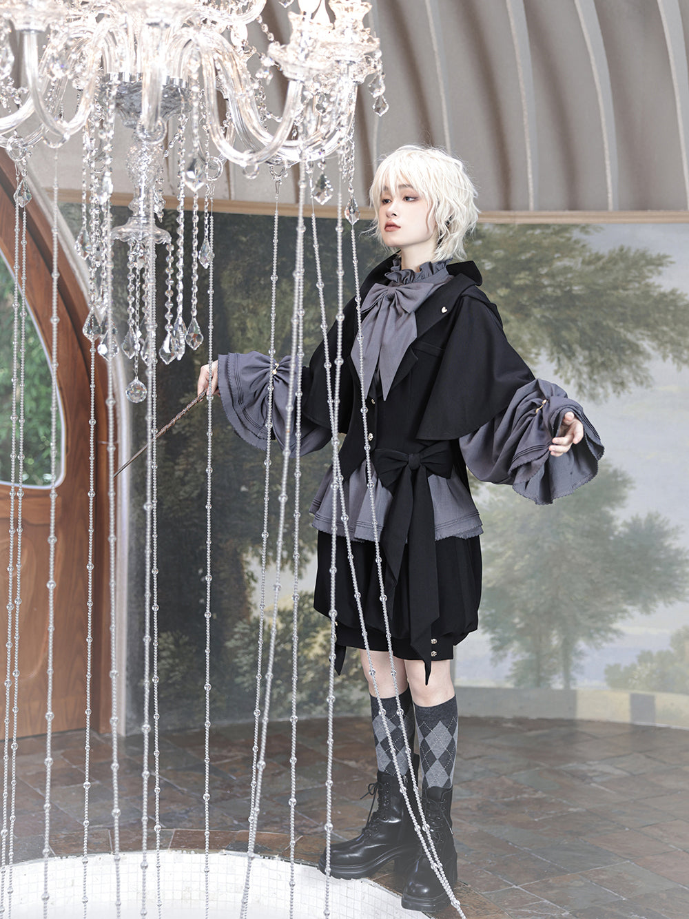 黒兎のお嬢様のフードジャケットとリボンブラウスとハーフパンツ[2023年7月中旬発送予定]