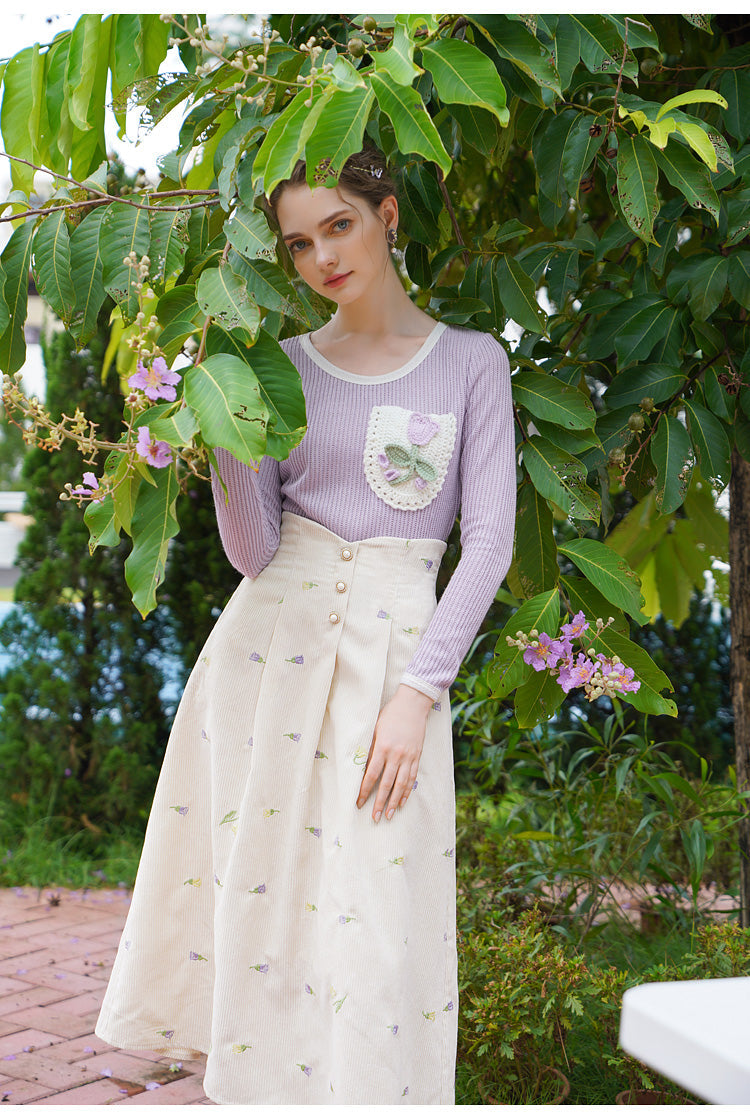 蕾咲く花刺繍ジャケットとハイウエストスカート