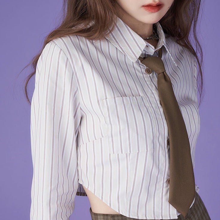 Retro long-sleeved short shirt is a tie