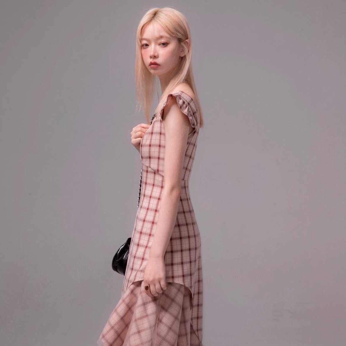 Rose artistic fishtail plaid irregular hem suspender dress