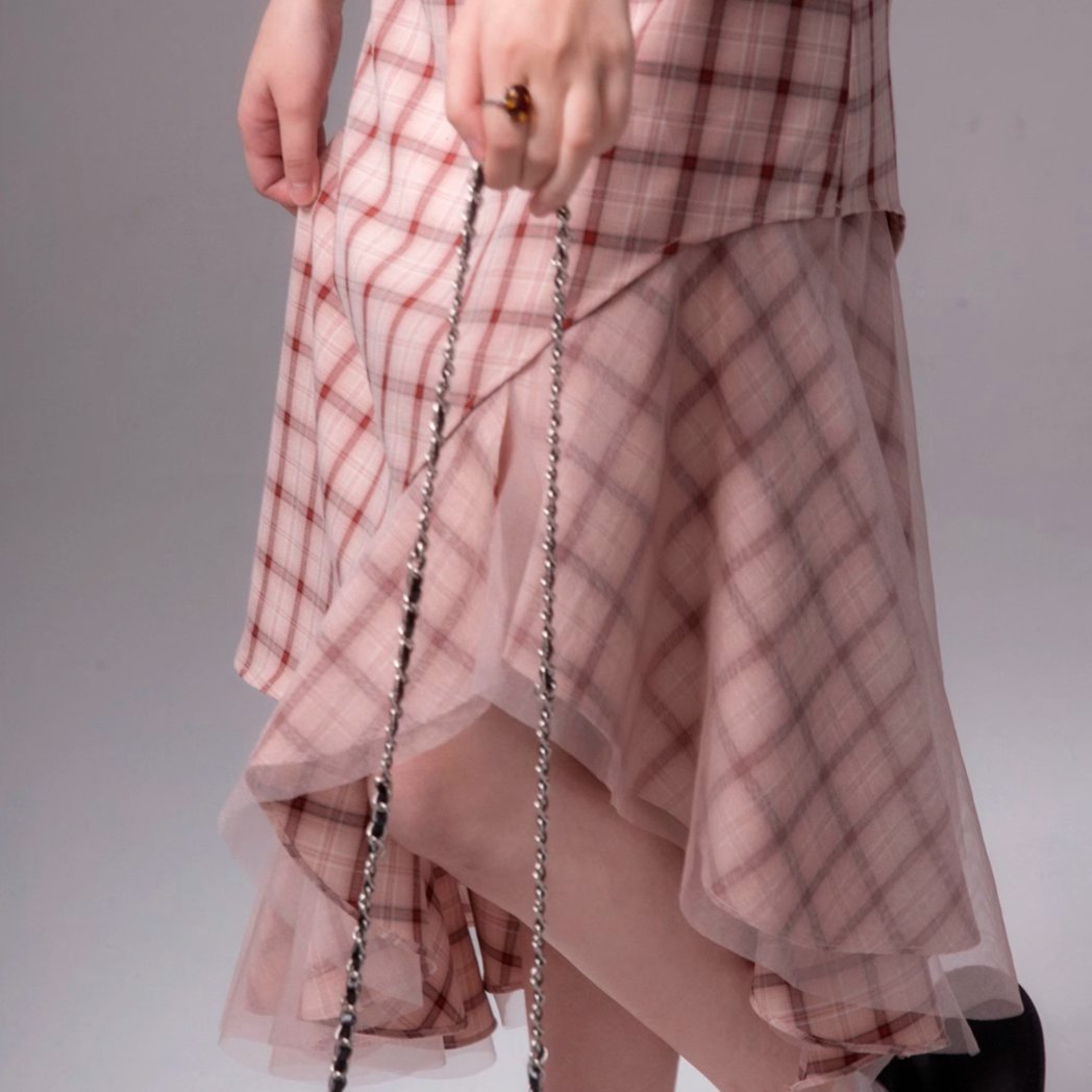Rose artistic fishtail plaid irregular hem suspender dress
