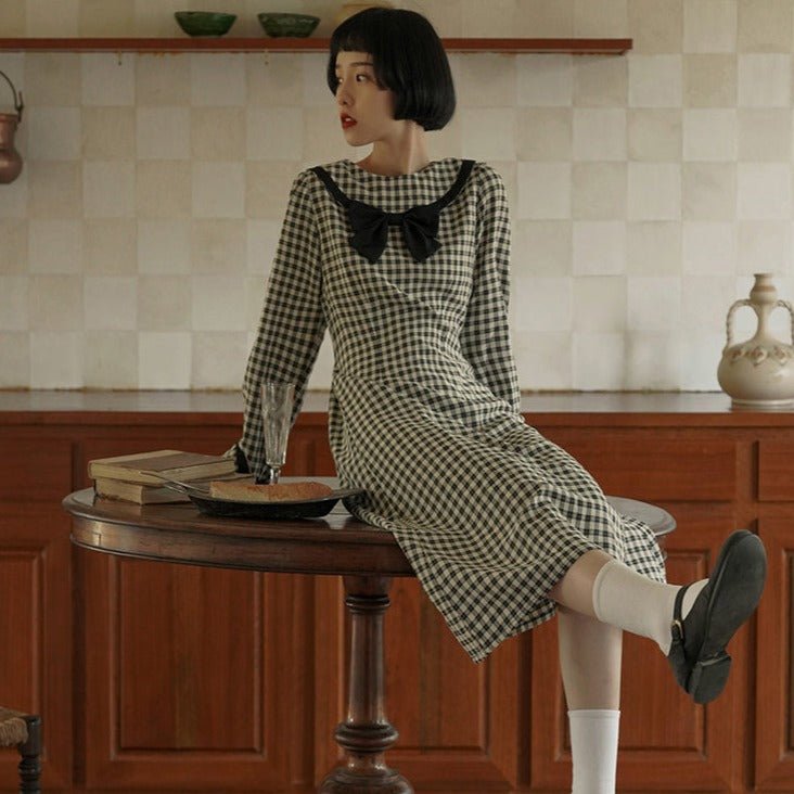 Round neck plaid high waist lantern sleeve dress